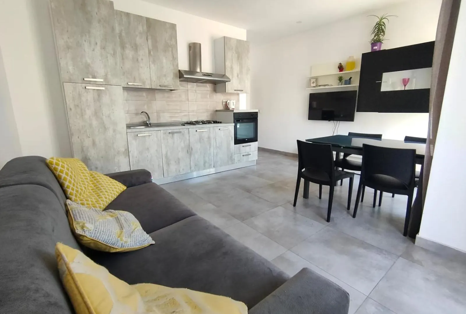 Cosy Seaside Apt, 200M From The Seafront Gzira Apartment